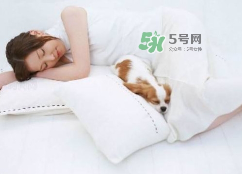 做夢(mèng)是睡眠好還是不好？做夢(mèng)是不是都是相反的