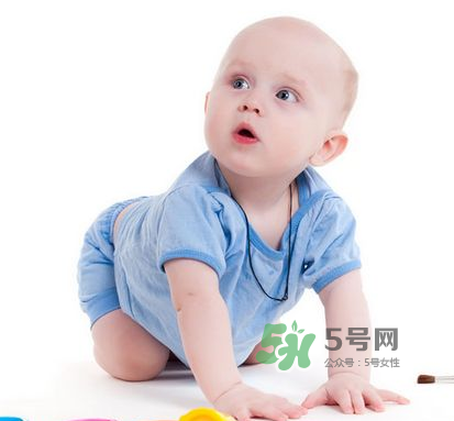立秋后寶寶要穿什么衣服？立秋后寶寶要穿襪子嗎？