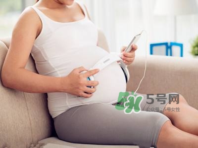 音樂(lè)胎教是媽媽聽(tīng)還是放在肚子上？胎教音樂(lè)有哪些？