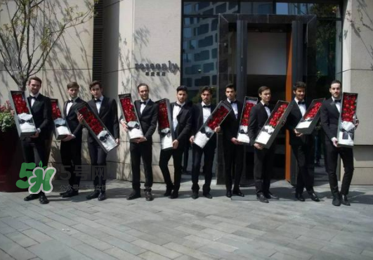 2017七夕禮盒roseonly多少錢(qián)？roseonly巨型玫瑰禮盒多少錢(qián)？