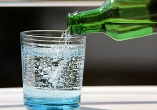 蘇打水是碳酸飲料嗎？蘇打水和碳酸飲料的區(qū)別
