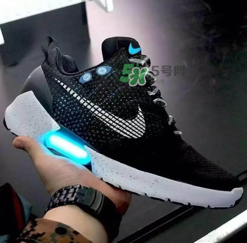 nike hyperadapt 1.0國內(nèi)什么時(shí)候發(fā)售？耐克自動(dòng)系鞋帶鞋國內(nèi)發(fā)售時(shí)間