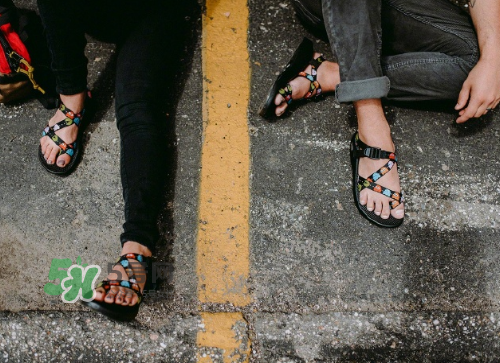 chaco pac man吃豆人主題涼鞋的多少錢？chaco吃豆人涼鞋價格