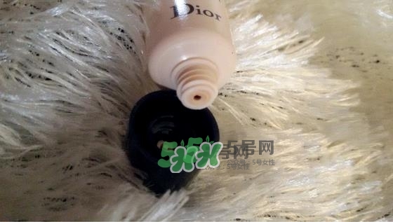迪奧星光亮妍粉底液怎么樣？迪奧凝脂星光亮妍粉底液價格