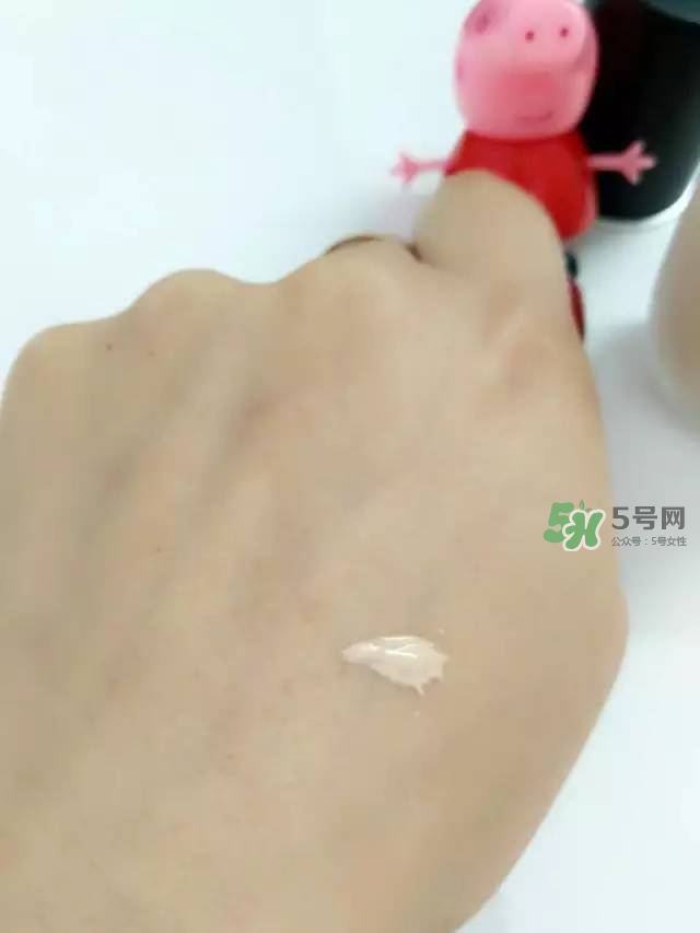 玫珂菲水粉霜怎么樣？玫珂菲全新雙用水粉霜好用嗎？