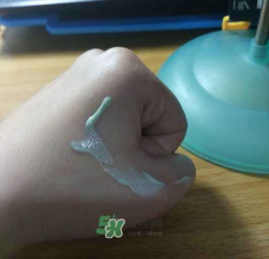 Make up forever浮生若夢隔離霜怎么樣？浮生若夢隔離好用嗎？