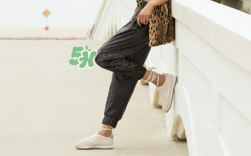 alc與nike cortez聯(lián)名在哪買？alc與耐克阿甘鞋聯(lián)名哪里有賣的？