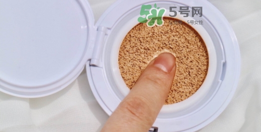 蘭蔻小粉盒氣墊怎么樣？蘭蔻小粉盒氣墊好用嗎