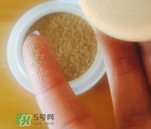 蘭蔻小粉盒氣墊多少錢？蘭蔻小粉盒氣墊專柜價格