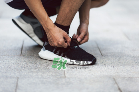 adidas eqt 93/17 boost怎么樣？阿迪達(dá)斯eqt 93/17 boost測(cè)評(píng)