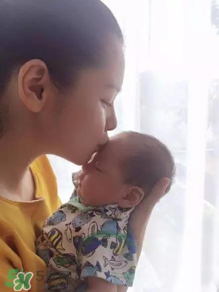 生孩子會(huì)遇到尷尬的事情有哪些？生孩子會(huì)變老嗎？
