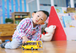第一次送孩子去幼兒園，你是哪種家長？