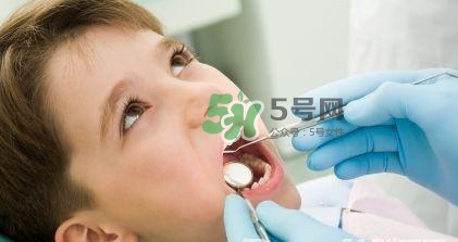 怎么防止寶寶長(zhǎng)蛀牙？別讓孩子吃大人的口水