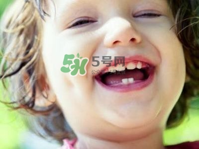 怎么防止寶寶長(zhǎng)蛀牙？別讓孩子吃大人的口水
