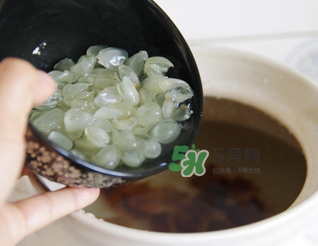 皂角米有假的嗎？怎樣辨別皂角米有沒有泡過硫磺