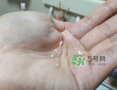 御泥坊水潤(rùn)茶萃微囊黑面膜怎么用？