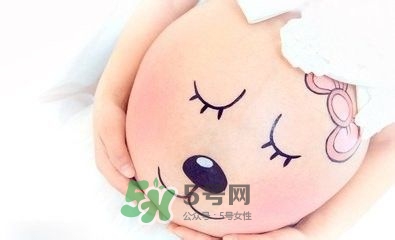 孕晚期肚子硬硬的是怎么回事？孕晚期肚子發(fā)緊發(fā)硬