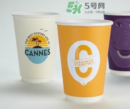 一次性紙杯可以裝開水嗎？能不能用一次性紙杯喝熱水？