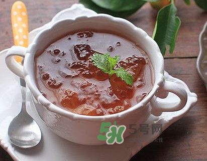 桃膠適合什么人吃？吃桃膠會(huì)上火嗎？