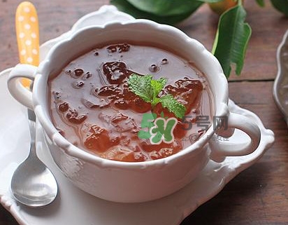 煮桃膠放冰糖還是紅糖？桃膠放鍋里要煮多久能吃