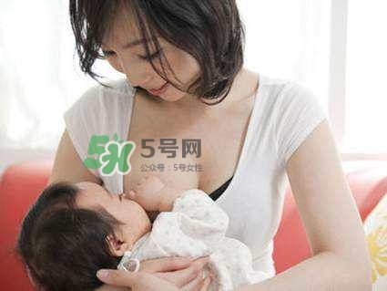 塞奶了有硬塊怎么辦？塞奶要熱敷還是冷敷？