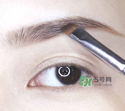 煙熏妝怎么畫？煙熏妝的畫法步驟圖解