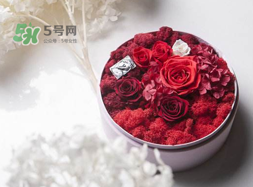 送永生花代表什么？一個男孩送自己永生花是什么意思？