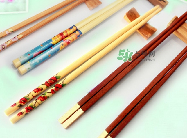 木筷子可以放消毒柜嗎？木筷子和竹筷子哪個好