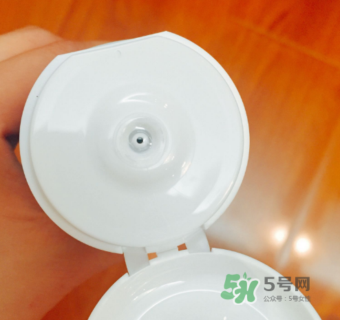 理膚泉潔面啫喱怎么樣？理膚泉潔面啫喱好用嗎？