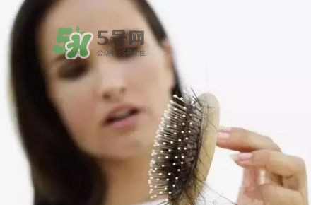 產(chǎn)后掉頭發(fā)很厲害怎么辦？產(chǎn)后掉頭發(fā)吃什么好？
