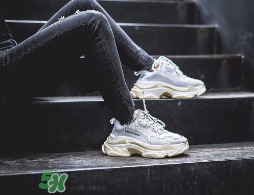 balenciaga triple s上腳效果怎么樣？巴黎世家復古訓練鞋上腳