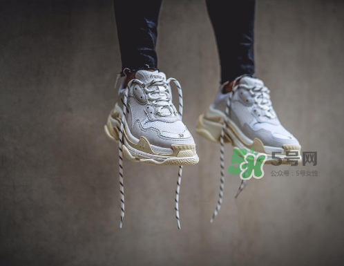balenciaga triple s上腳效果怎么樣？巴黎世家復古訓練鞋上腳