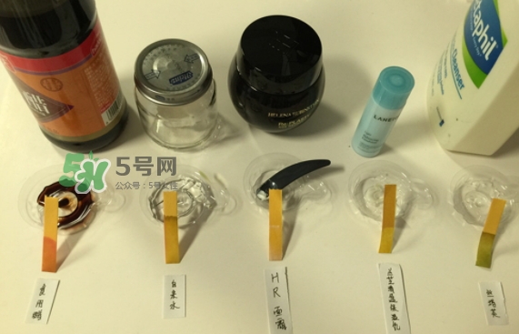 hr黑繃帶對痘痘有用嗎？赫蓮娜黑繃帶面霜使用心得