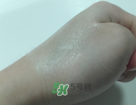 hr黑繃帶對痘痘有用嗎？赫蓮娜黑繃帶面霜使用心得