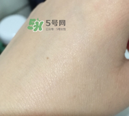 綠寶瓶和小黑瓶哪個好？綠寶瓶和小黑瓶對比