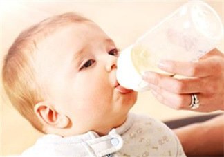 母乳和奶粉能混在一起吃嗎？母乳和奶粉混合喂養(yǎng)好嗎？