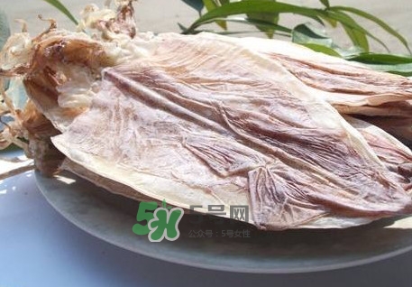 魷魚干可以煲湯嗎？魷魚干可以燉湯嗎