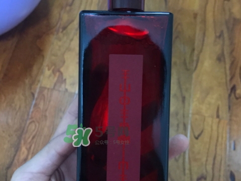 資生堂紅色蜜露是水還是精華？資生堂紅色蜜露是爽膚水嗎