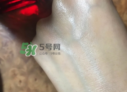 資生堂紅色蜜露是水還是精華？資生堂紅色蜜露是爽膚水嗎