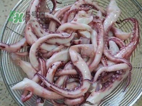 焯魷魚是冷水還是開水？魷魚為什么要焯水