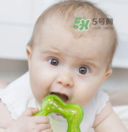 寶寶近視有什么癥狀？寶寶近視有什么表現(xiàn)？