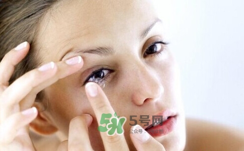 配個(gè)隱形眼鏡多少錢？隱形眼鏡日拋多少錢