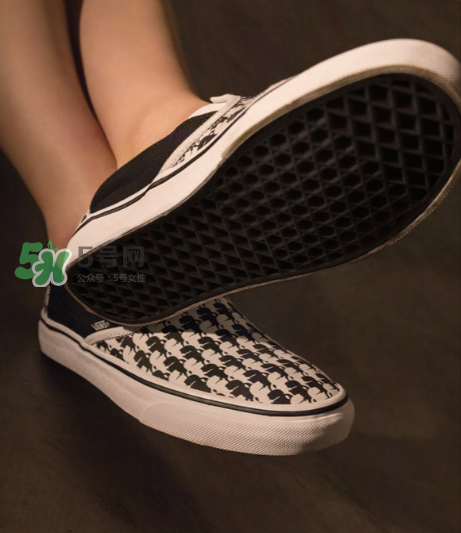 vans與老佛爺karl lagerfeld聯(lián)名系列單品有哪些？