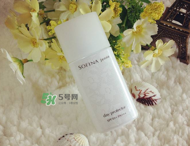 蘇菲娜白蕾絲防水嗎？蘇菲娜白蕾絲悶痘嗎？