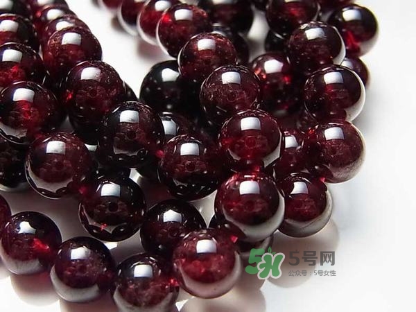 石榴石是什么做的？石榴是是怎么形成的？