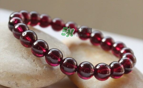 石榴石是什么做的？石榴是是怎么形成的？