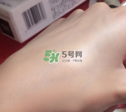olay小白瓶會長毛嗎？olay小白瓶長黑毛是怎么回事？