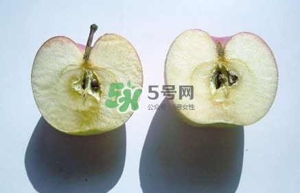 olay小白瓶和樂敦cc美容液哪個(gè)好？olay小白瓶和樂敦cc順序