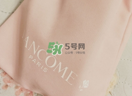 蘭蔻小黑瓶和sk2小燈泡哪個(gè)好？蘭蔻小黑瓶和小燈泡怎么用