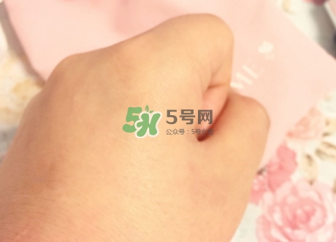 蘭蔻小黑瓶和sk2小燈泡哪個(gè)好？蘭蔻小黑瓶和小燈泡怎么用